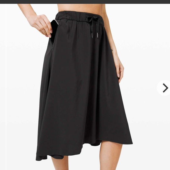 Lululemon Time to Flounce skirt sz 8 EUC - Picture 3 of 12